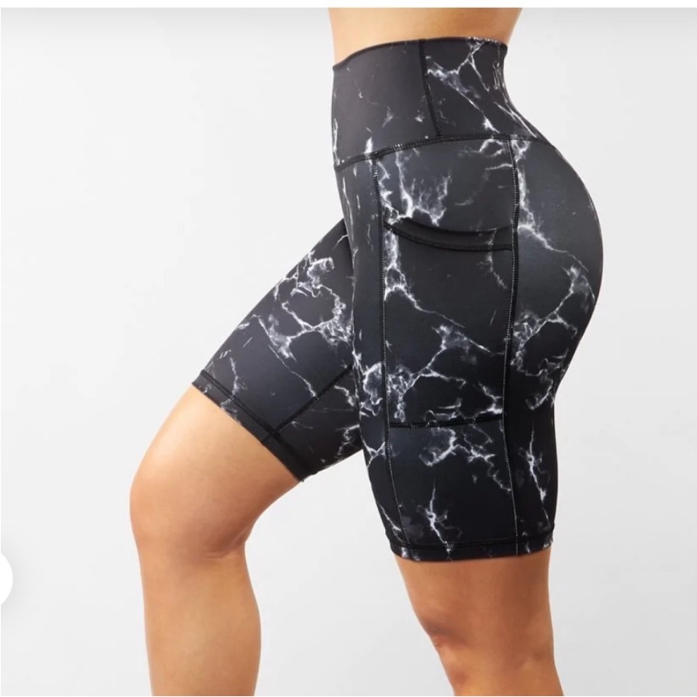Buff Bunny Limitless Marble Biker Shorts